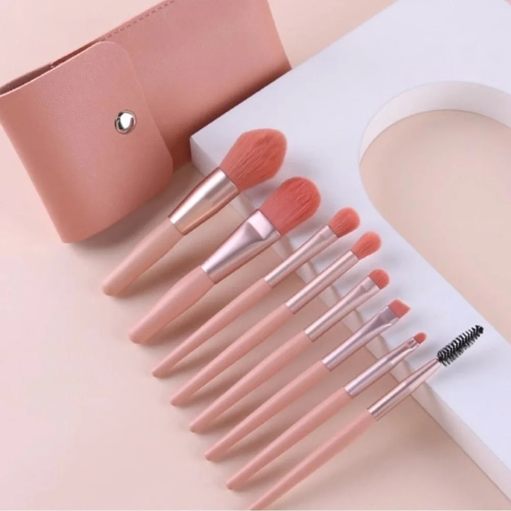 Makeup Brushes & 8 Pc.travel set